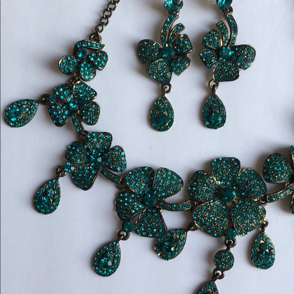 Turquoise Flower Swarovski Floral Necklace Set - Picture 5 of 8